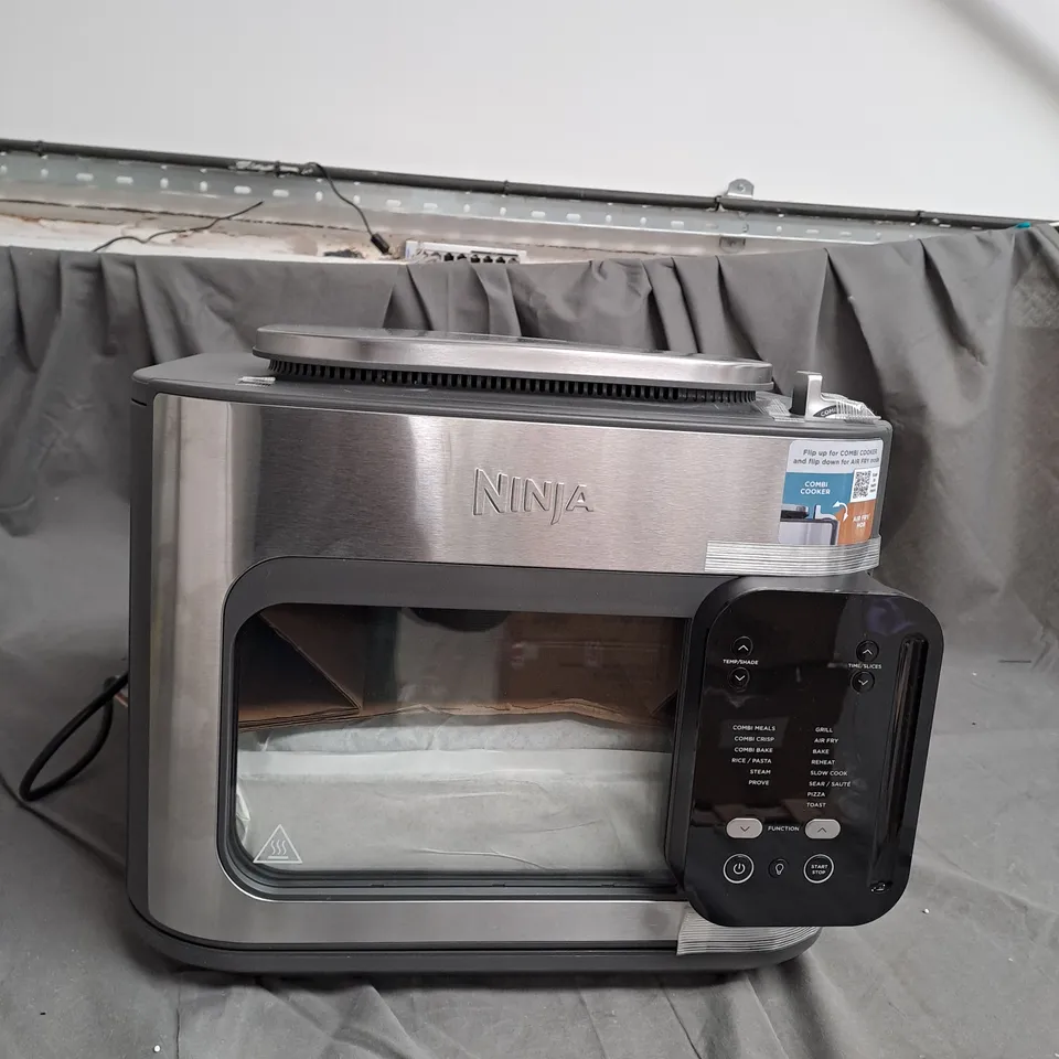 NINJA MULTIFUNCTION 14 IN 1 OVEN & AIR FRYER 