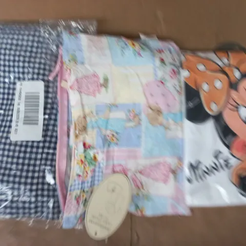 APPROXIMATELY 20 ASSORTED CLOTHING AND FASHION PRODUCTS IN VARIOUS STYLES AND SIZES - COLLECTION ONLY