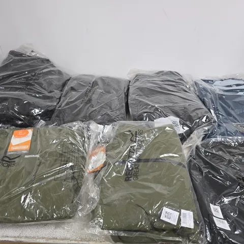 APPROXIMATELY 13 ASSORTED BRAND NEW REGATTA CLOTHING ITEMS IN VARIOUS SIZES, STYLES & COLOURS