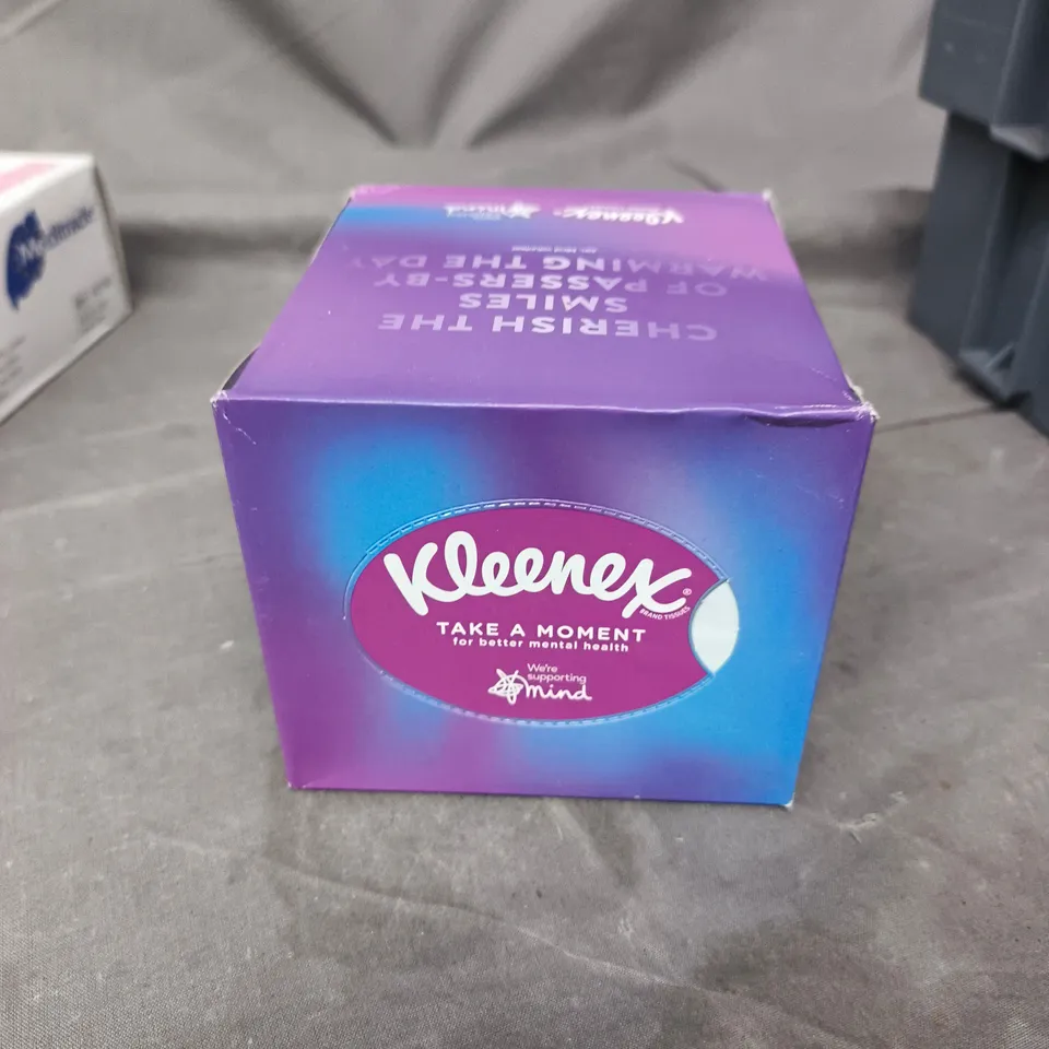 APPROXIMATELY 10 ASSORTED HOUSEHOLD ITEMS INCLUDING KLEENEX TISSUES AND LATEX POWDER FREE GLOVES 