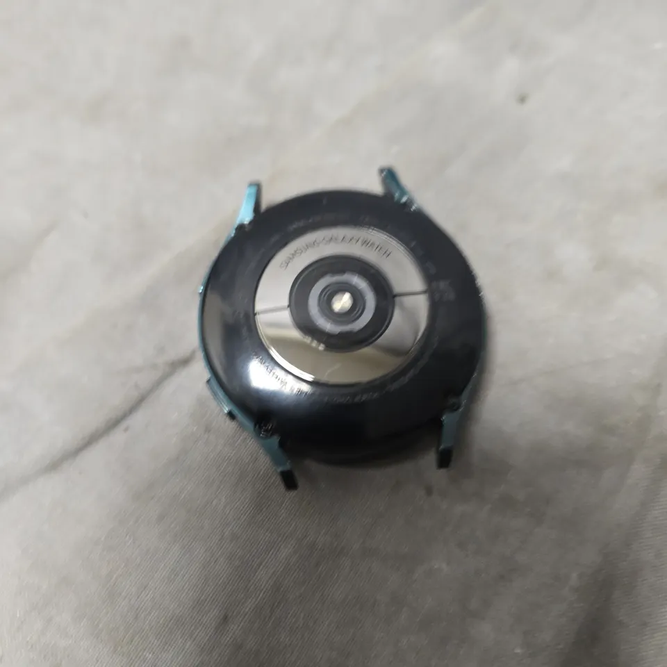 SAMSUNG GALAXY WATCH 4 (NO STRAP)