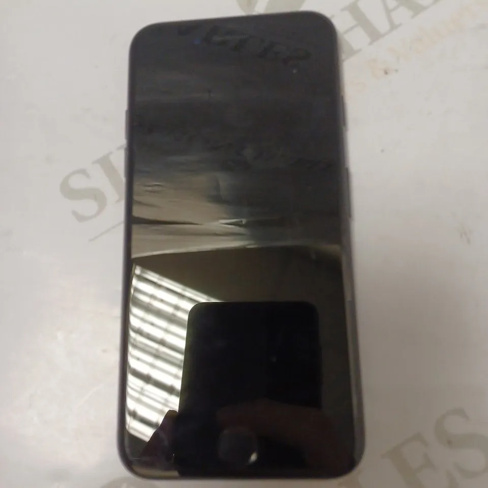 APPLE IPHONE 7 (A1778) SMARTPHONE