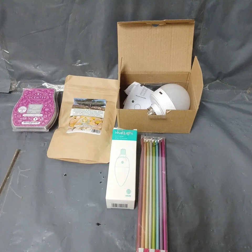BOX OF APPROXIMATELY 20 ASSORTED HOUSEHOLD ITEMS TO INCLUDE LIGHT BULBS, WAX MELTS AND CANDLES
