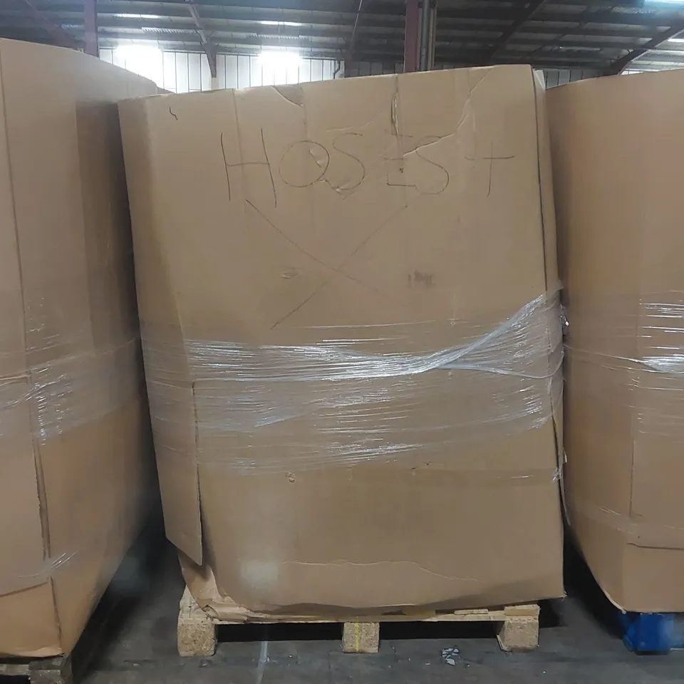 PALLET CONTAINING A LARGE QUANTITY OF ASSORTED HOSE PIPES, POOL INFLATABLES ECT