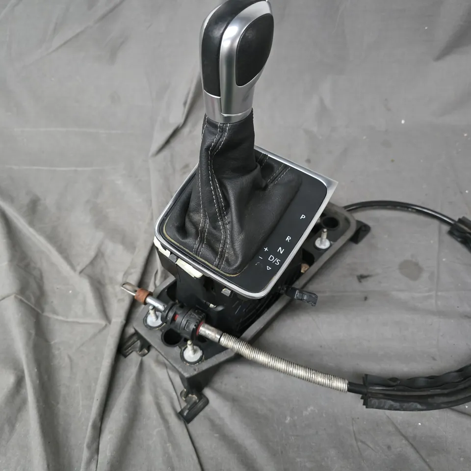 AUTOMATIC GEAR STICK WITH MECHANISM