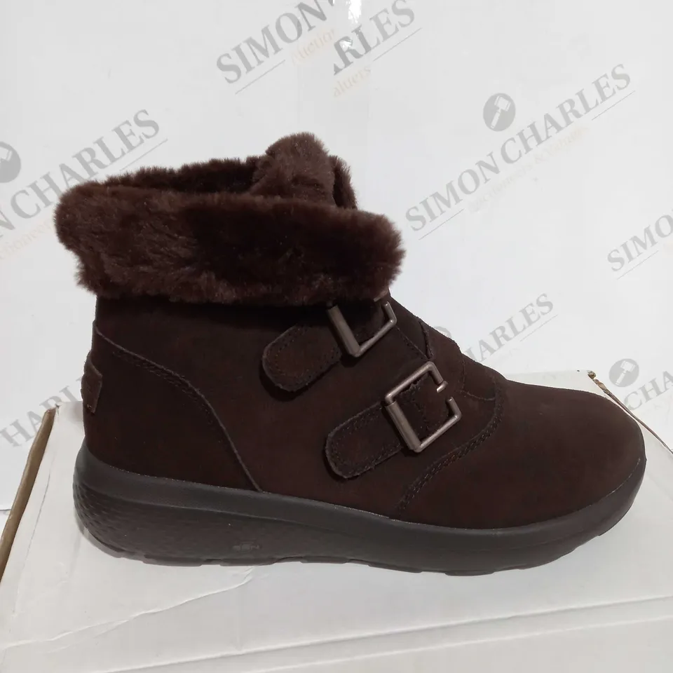 SKECHERS ON THE GO WINTER FLING BOOT - UK 5