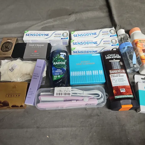 APPROXIMATELY 12 ASSORTED HEALTH & BEAUTY PRODUCTS TO INCLUDE SENSODYNE TOOTHPASTE, NAIL CLIPPERS, AND RADOX BODYWASH ETC.
