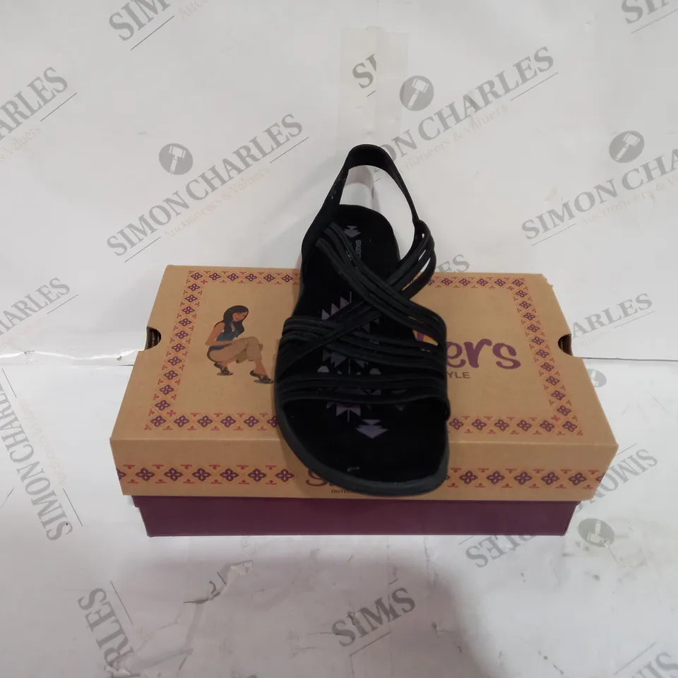 BOXED SKECHERS VEGAN OPEN TOE SANDALS SIZE 7