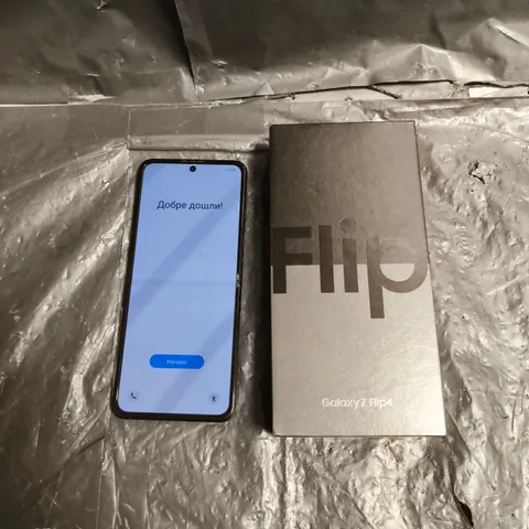 SAMSUNG GALAXY Z FLIP4 SMARTPHONE IN GRAPHITE β (SM-F721B)