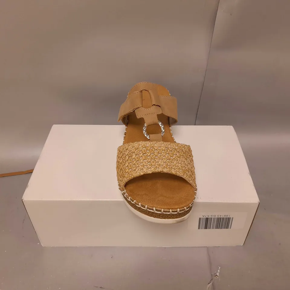 RIEKER SLIP ON WEDGE SANDAL SIZE 7.5