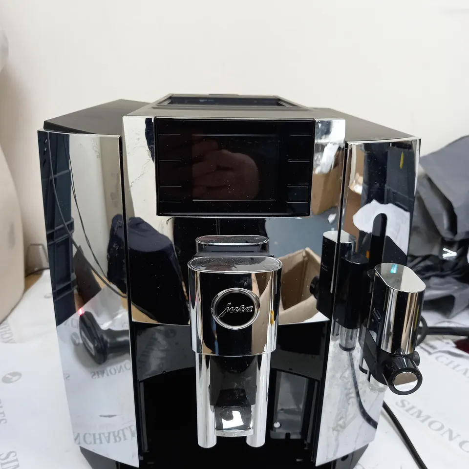 BOXED JURA E8 BEAN TO CUP COFFEE MACHINE 