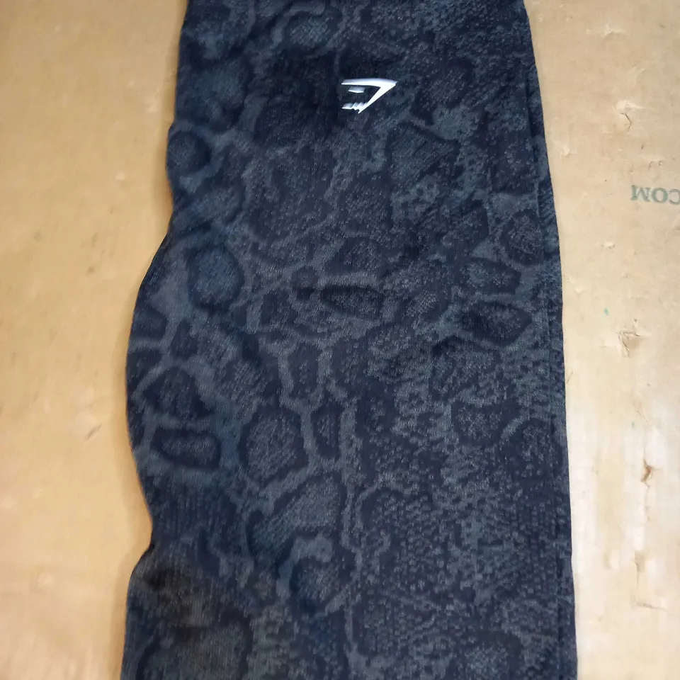 GYMSHARK TRAINING SHORTS SIZE UNSPECIFIED