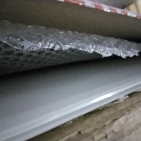 BOXED WHITE GLASS SPLASHBACK