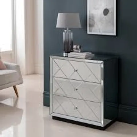 BRAND NEW BOXED HOMESDIRECT365 MIRRORED DIAMOND PATTEN 3 DRAWER CHEST