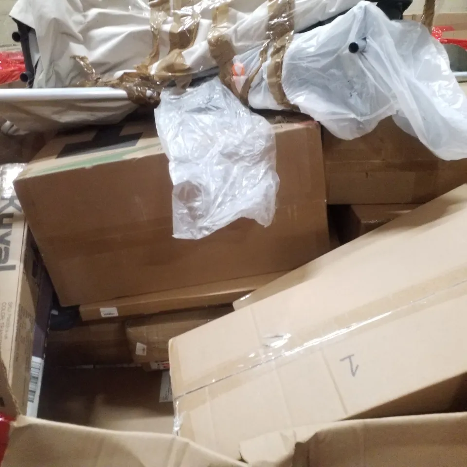 PALLET CONTAINING ASSORTED PRODUCTS INCLUDING HOLLYWOOD MAKEUP MIRROR, PUZZLE MAT, CHAIR MAT FOR CARPETS, FOLDABLE BED RAILS & SEAT PROTECTOR