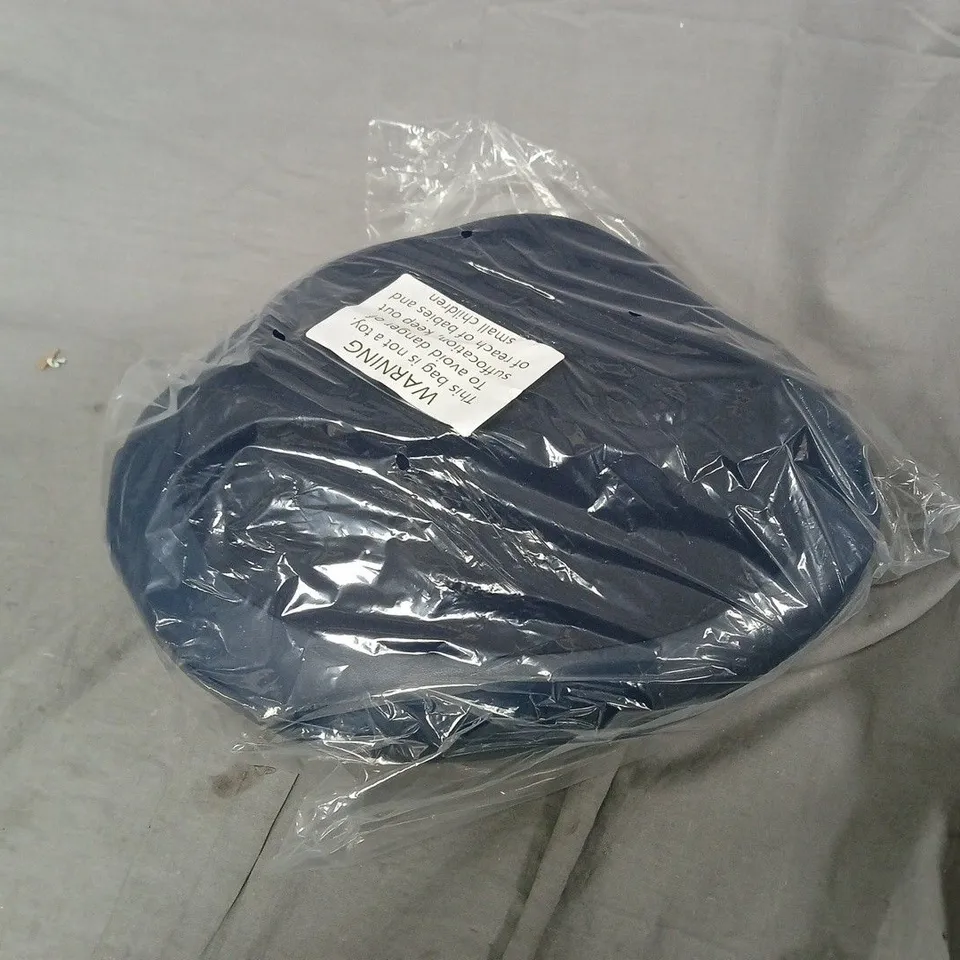 BOXED CLOUD PILLOW IN NAVY