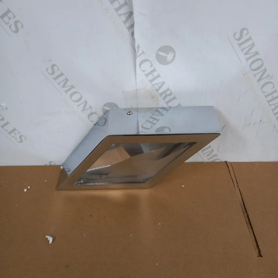 VAEDA WALL LIGHT POLISHED AND CRYSTAL LED