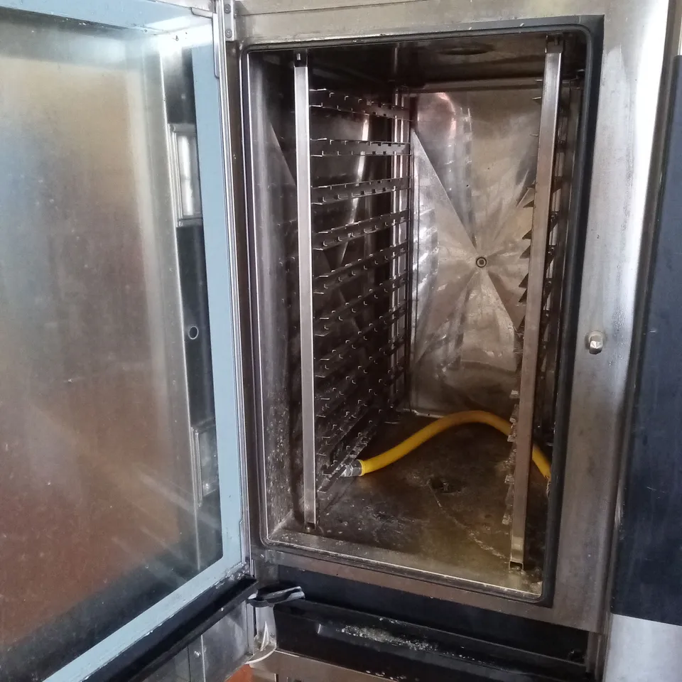 FALCON LAINOX COMMERCIAL GAS COMBI OVEN ON STAND - SAGB101