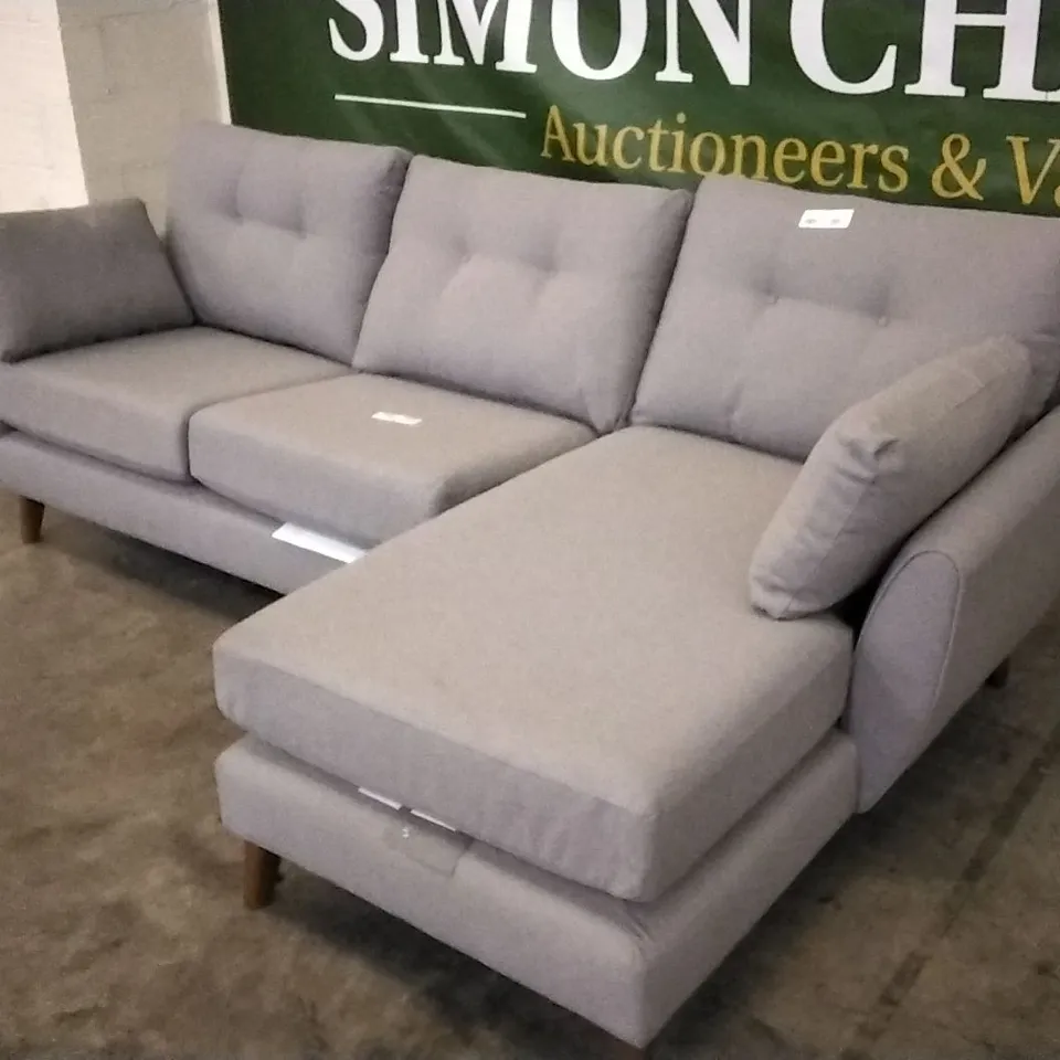 QUALITY BRITISH DESIGNER LIGHT GREY FABRIC CORNER GROUP SOFA WITH CHAISE SECTION