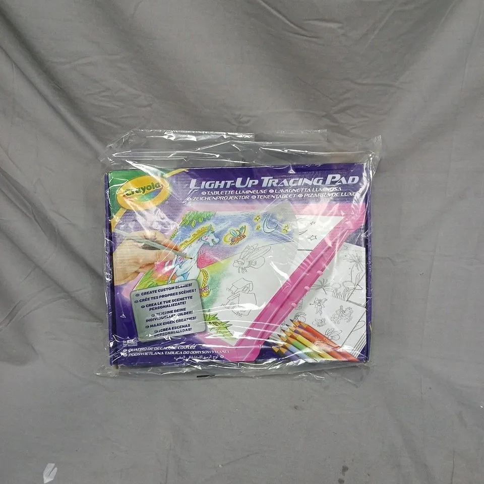 BOXED CRAYOLA LIGHT-UP TRACING PAD 
