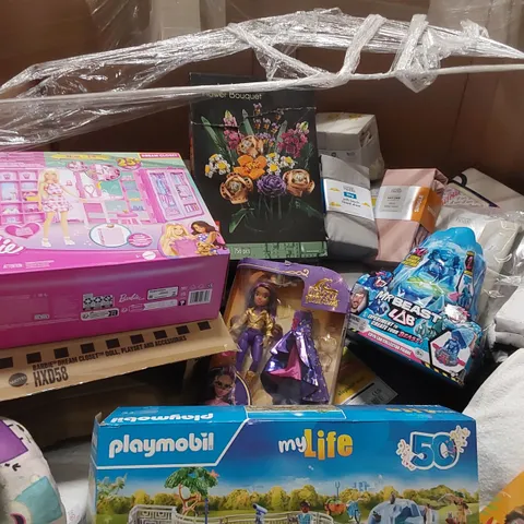 PALLET OF ASSORTED ITEMS INCLUDING: BARBIE DREAM CLOSET, PLAYMOBI MY LIFE SET, UNICORN ACADEMY DOLL, MR BEAST LAB, LEGO FLOWER BOUQUET, FITTED SHEETS, HAND TOWELS ECT