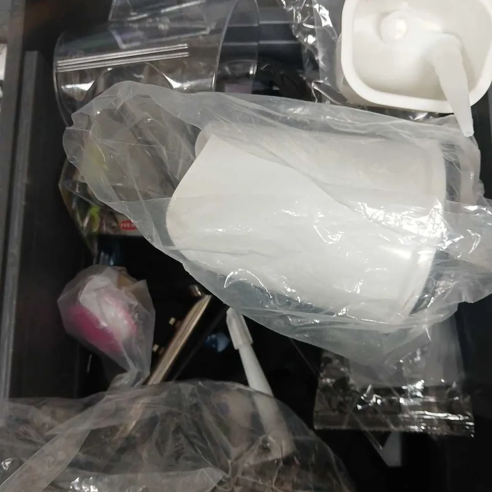 APPROXIMATELY 15 ASSORTED HOUSEHOLD PRODUCTS TO INCLUDE PLASTIC CUPS, BARKING CONTROL COLLAR, CAULK ETC