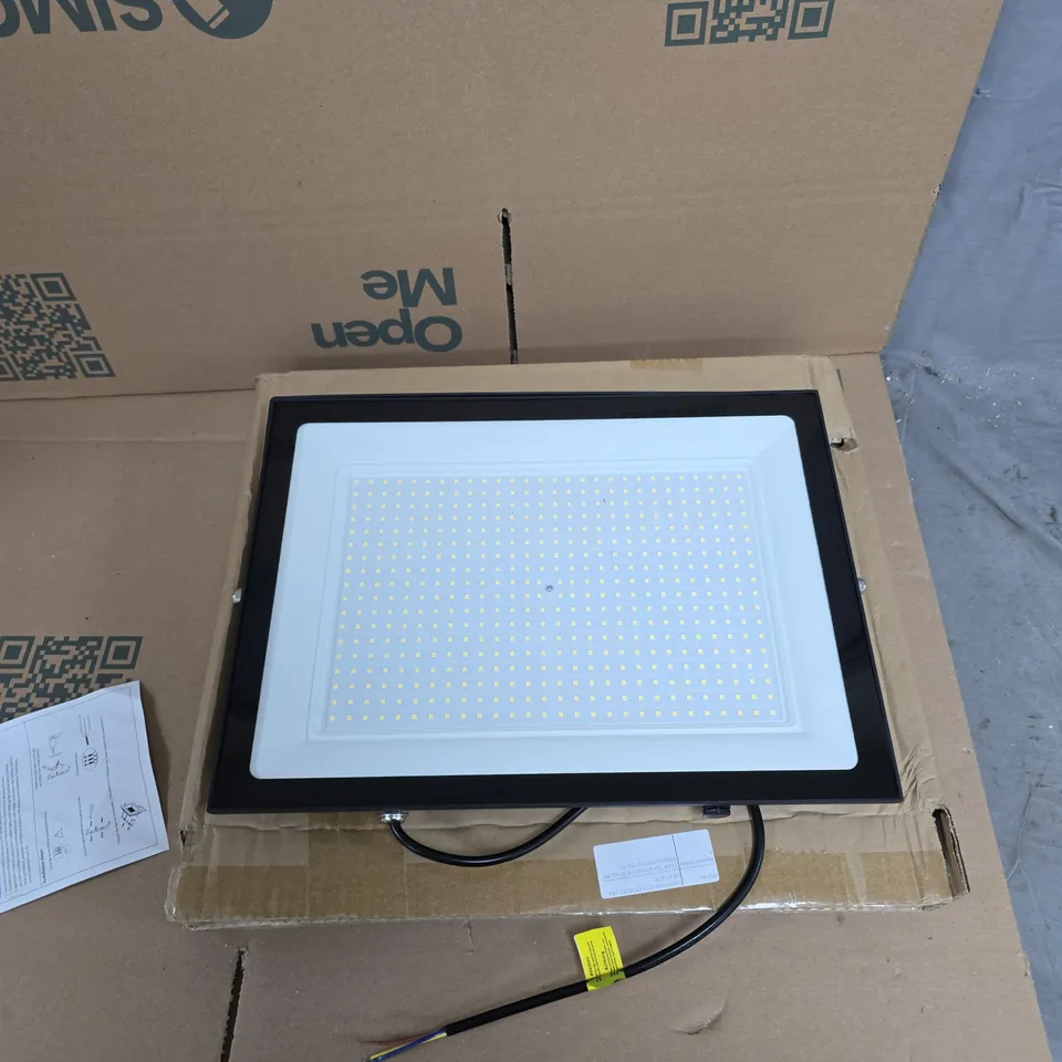 LED FLOOD LIGHT PANEL  – CABLE ENDS EXPOSED