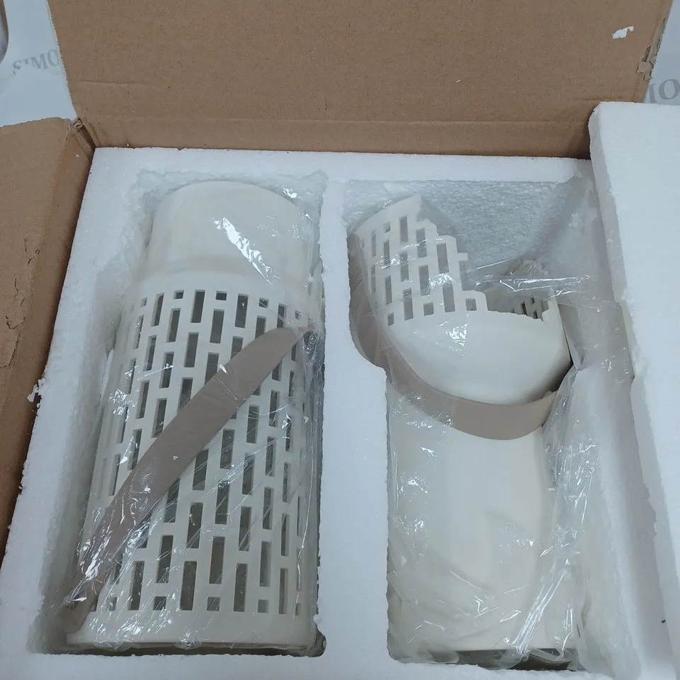 SET OF 2 CERAMIC LANTERNS - VISABLE DAMAGE