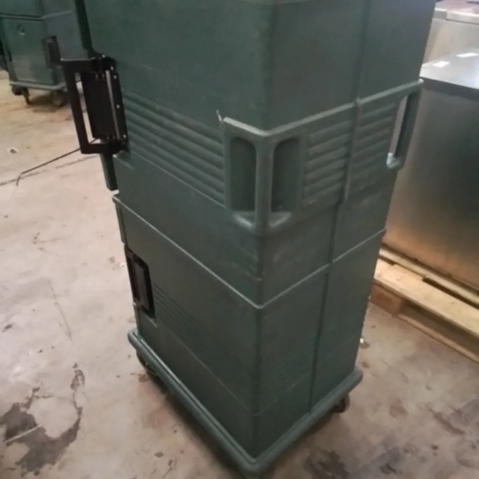 CAMBRO ULTRA CAMCART INSULATED FOOD CART 