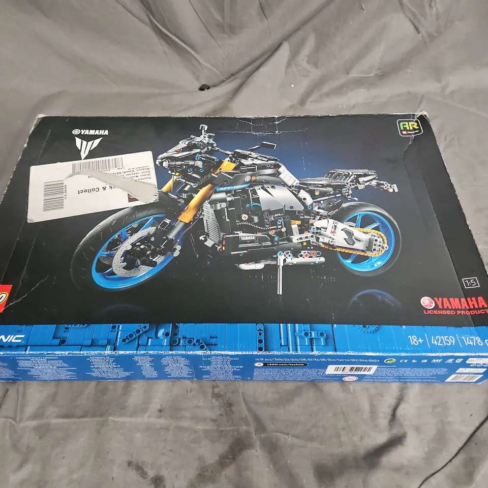 BOXED LEGO AR TECHNIC YAMAHA MT-10 SP SET 42159