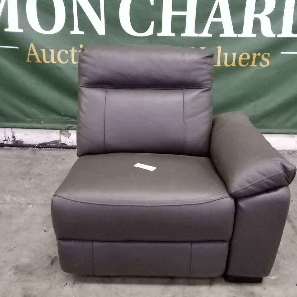 QUALITY DESIGNER DYNAMIC 3 SEATER RHF ARM 9300 BLACK