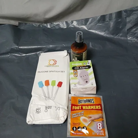 APPROXIMATELY 15 ASSORTED HOUSEHOLD ITEMS TO INCLUDE FOOT WARMERS, PIANO POLISH, CO ALARM, SILICONE SPATULA SET ETC