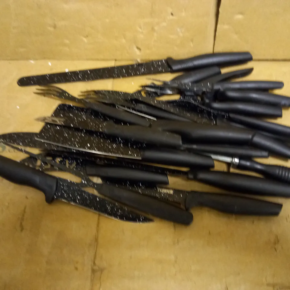TOWER UTENSILS SET