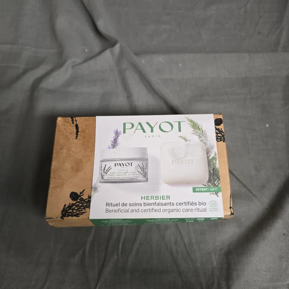 TOTE OF APPROXIMATELY 20 ASSORTED HEALTH AND BEAUTY ITEMS TO INCLUDE: PAYOT HERBIER AND ELEMIS SUPERFOOD