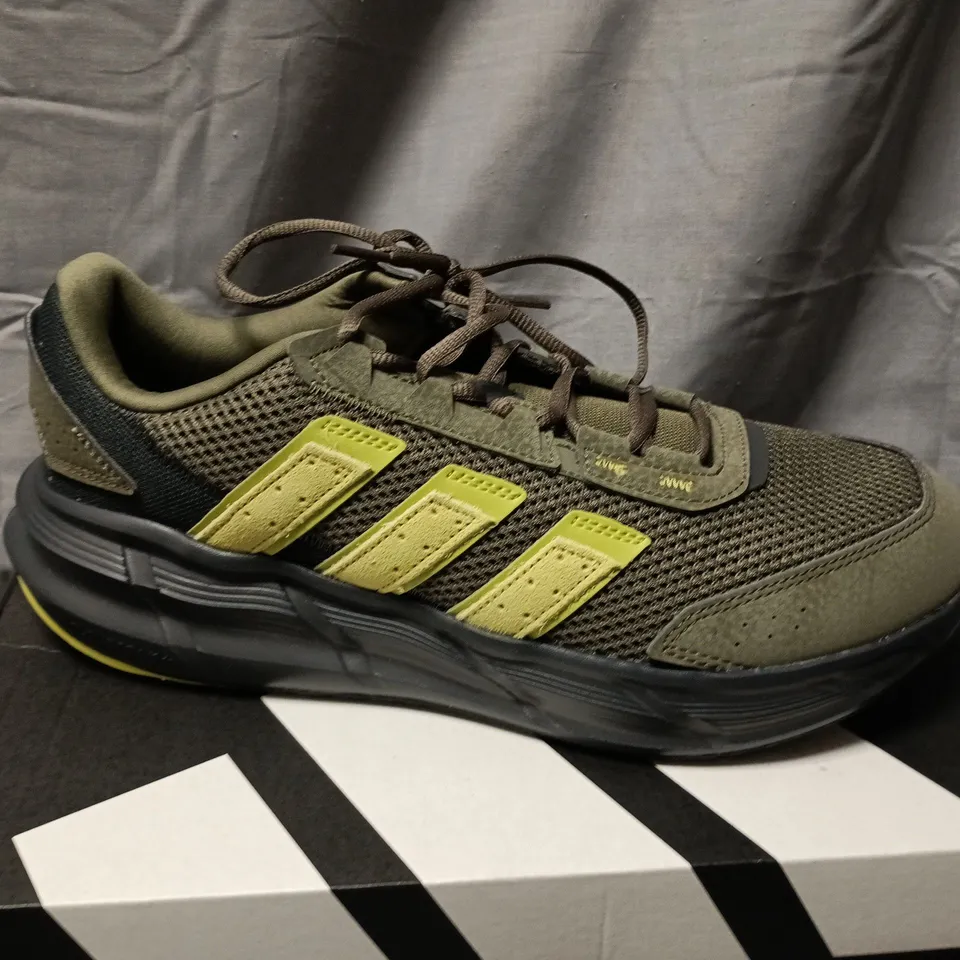 ADIDAS ASTRASTAR SNEAKERS OLIVE/YELLOW, UK 10 