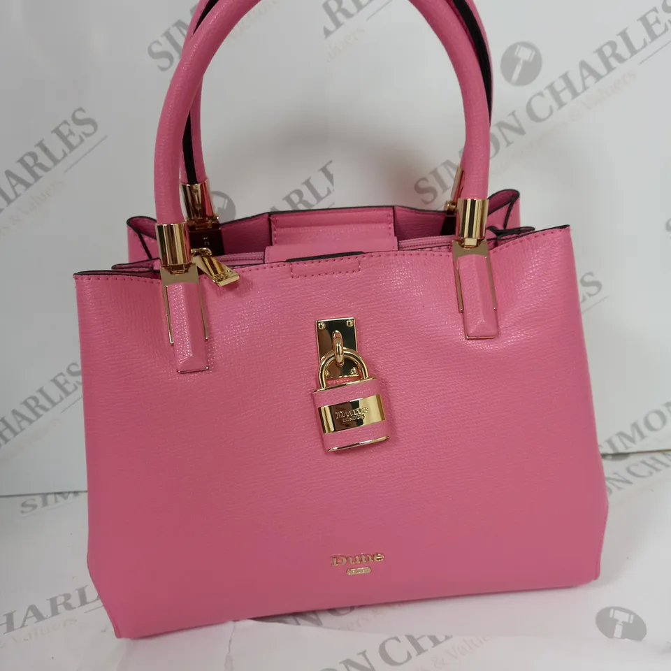 DUNE MEDIUM PADLOCK TOTE BAG IN PINK
