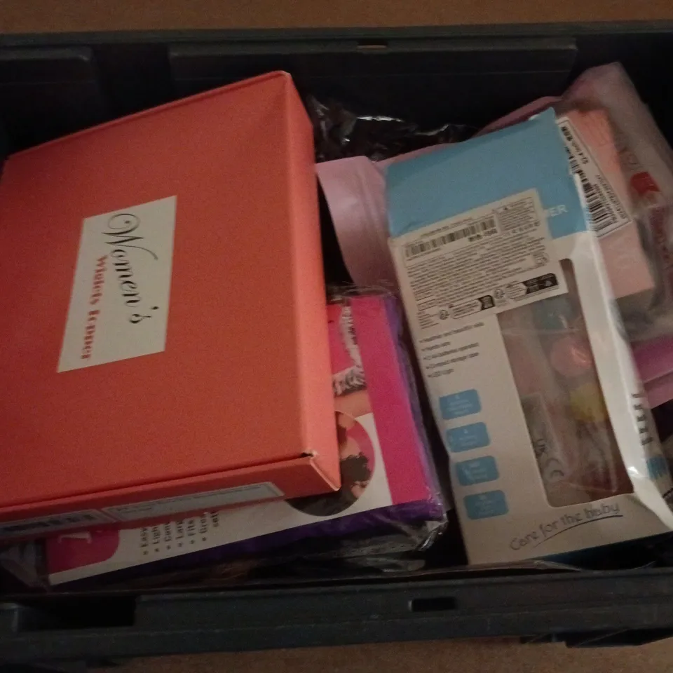 APPROXIMATELY 8 ASSORTED HEALTH & BEAUTY PRODUCTS TO INCLUDE HAIR EXTENSIONS, MAKEUP REMOVER PADS, BONNET HAIR DRYER ATTACHMENT, ETC - COLLECTION ONLY