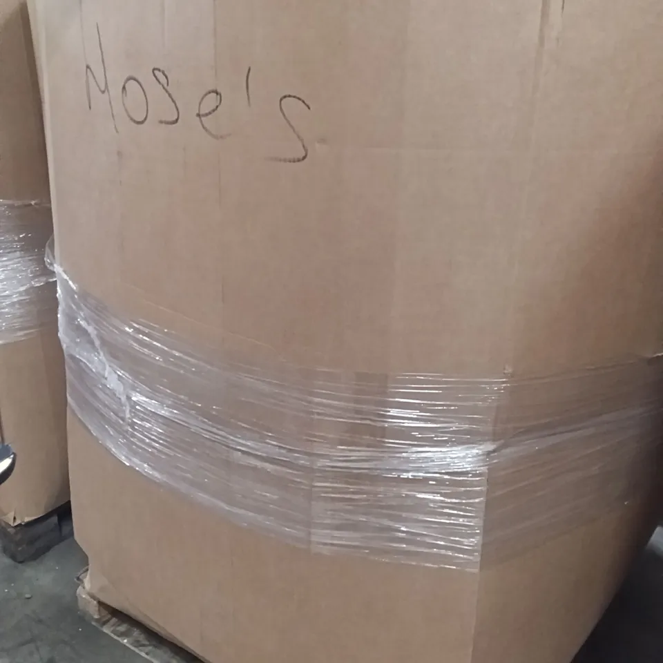 PALLET CONTAINING A LARGE QUANTITY OF HOSES