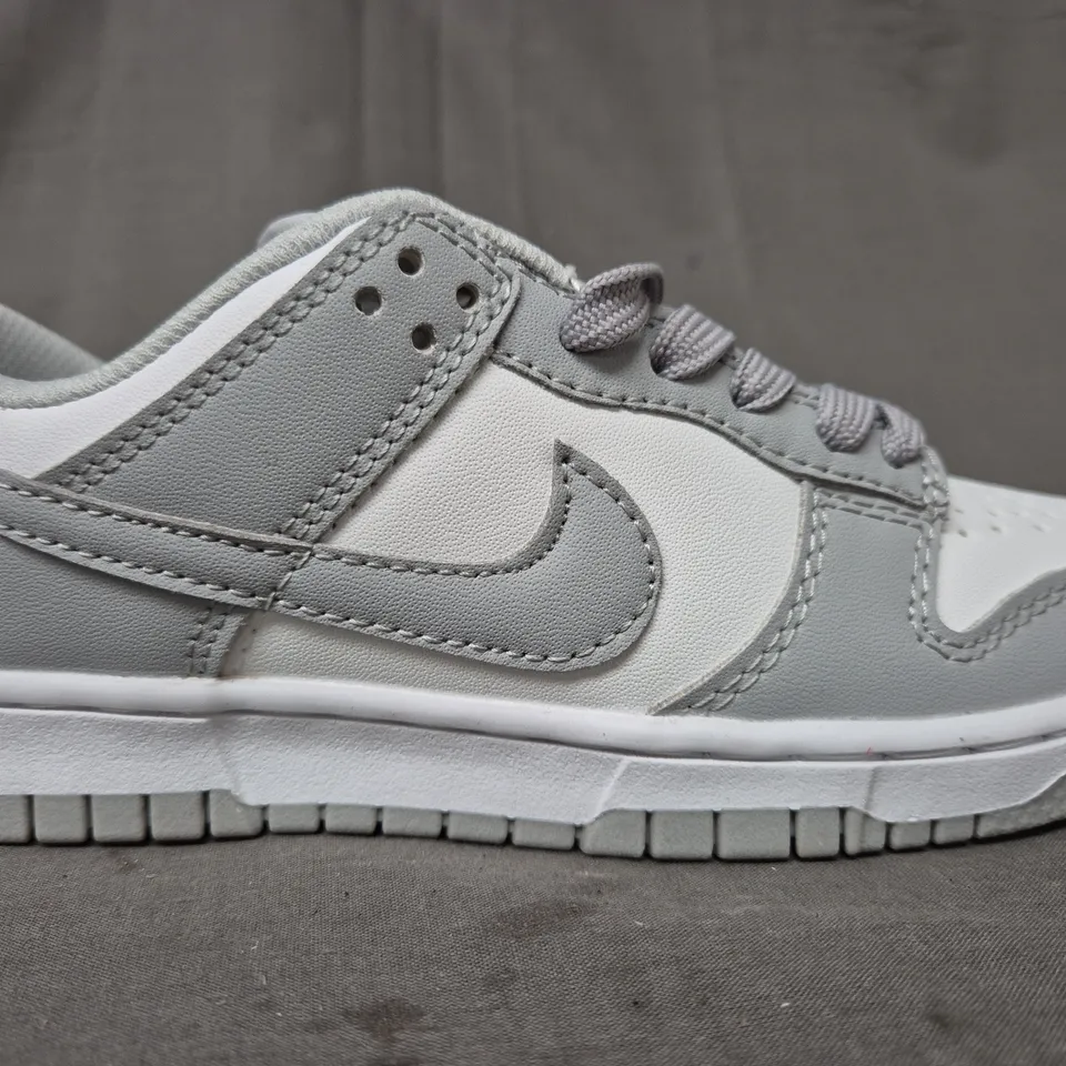 BOXED PAIR OF NIKE DUNK LOW RETRO SHOES IN GREY/WHITE UK SIZE 3