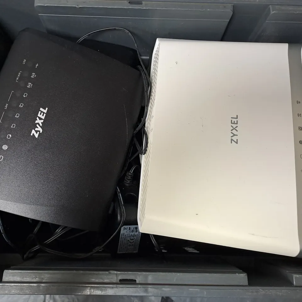 APPROXIMATELY 7 ASSORTED ROUTERS TO INCLUDE, TALK TALK, ZYXEL, TECHNICOLOUR, ETC
