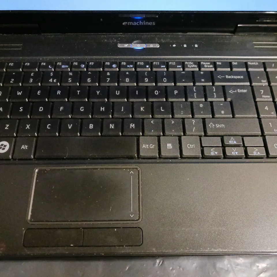 EMACHINES E525 LAPTOP