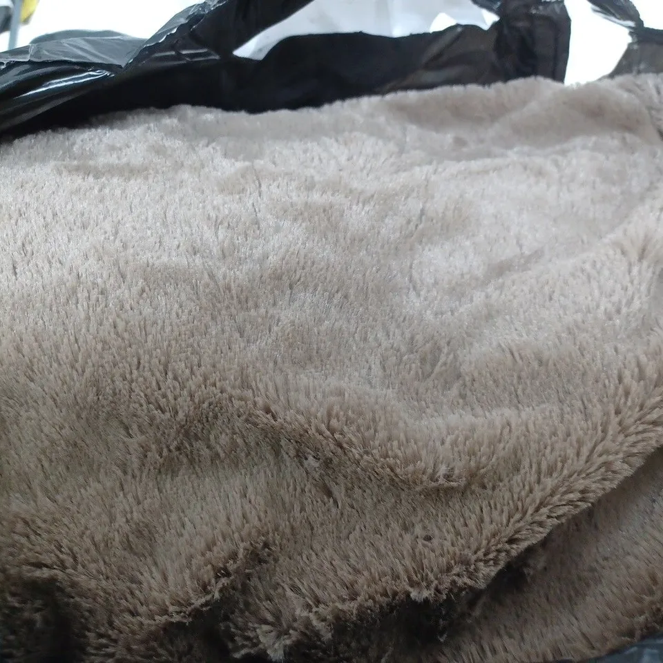 COZEE HOME VELVETSOFT HEATED THROW IN DARK TAUPE
