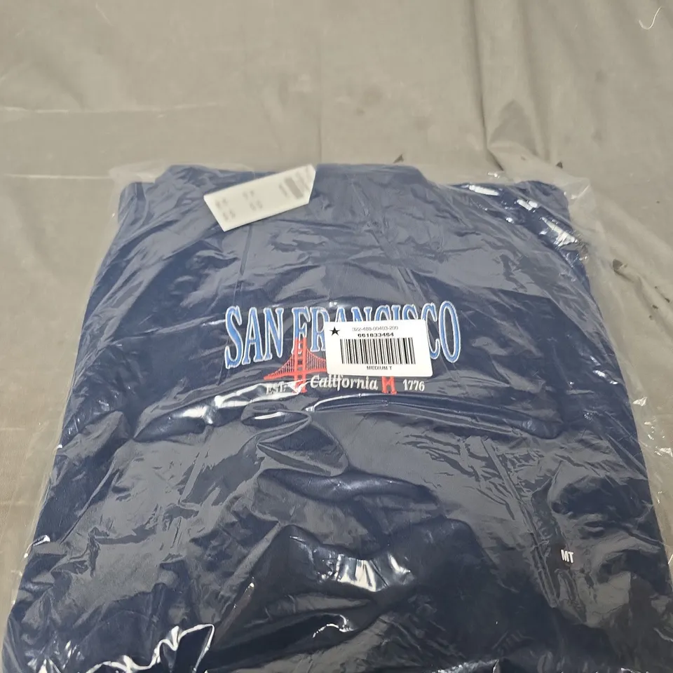 BAGGED HOLLSITER HOODIE - SIZE M