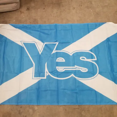 BOX CONTAINING APPROXIMATELY 100 BRAND NEW SCOTTISH YES FLAGS