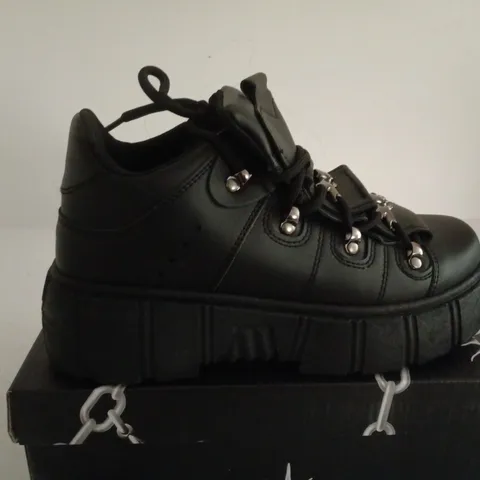 BOXED AIR OF KOI RIMO CORE CHUNKY BLACK TRAINERS – UK 6