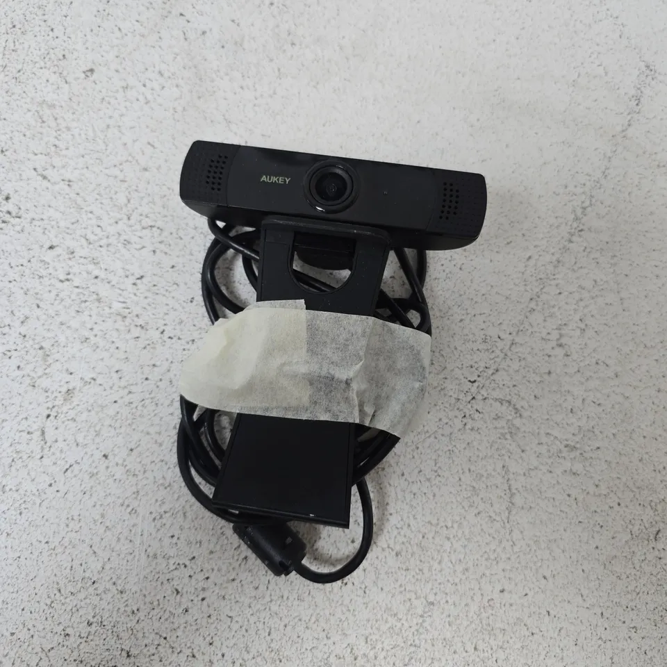 AUKEY WEBCAM IN BLACK (MODEL UNSPECIFIED)