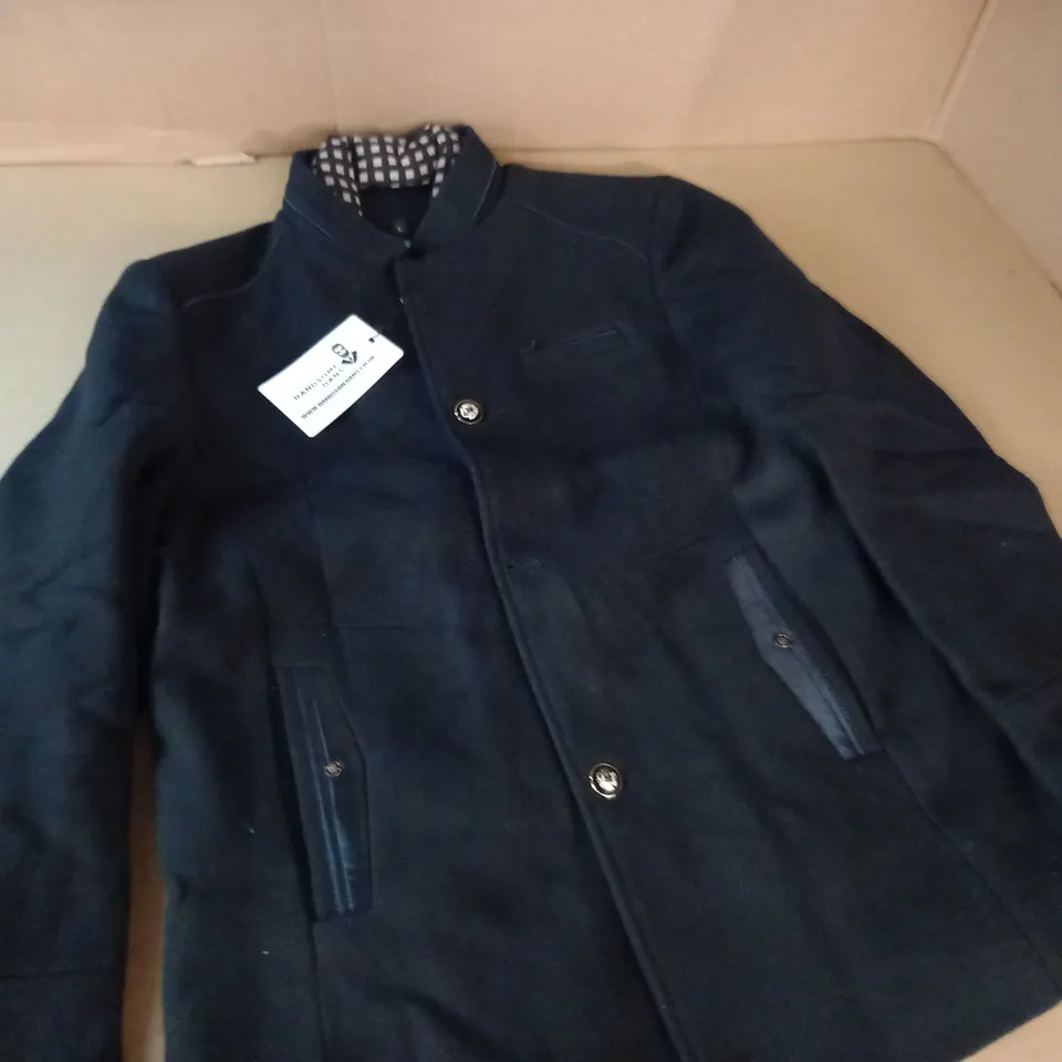 HANDSOME DANS NAVY COAT - L