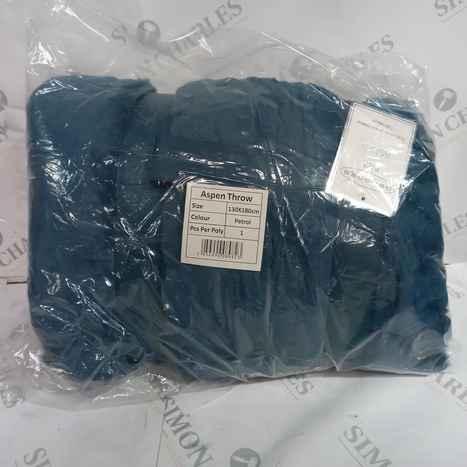 DEYONGS ASPEN THROW IN BLUE