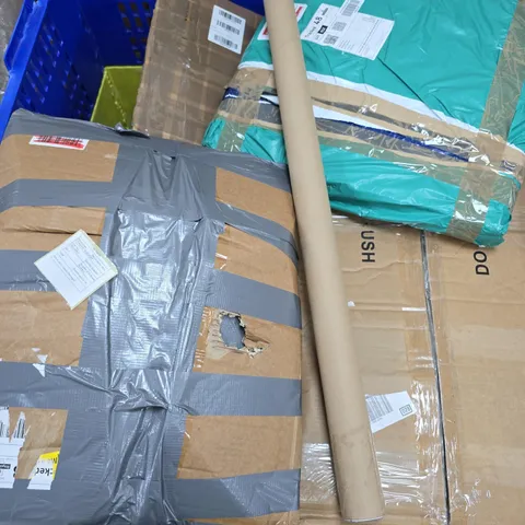 APPROXIMATELY 6 ASSORTED DAMAGED ITEMS TO INCLUDE SMEG KETTLE, VIBRATION POWER PLATE, COOKER HOOD, ETC - COLLECTION ONLY