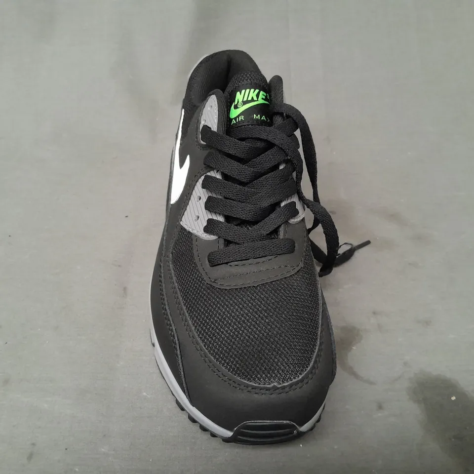 PAIR OF NIKE AIR SHOES IN BLACK/GREY UK SIZE 9